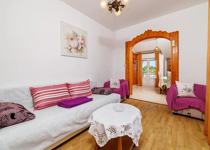 Nikolina J Apartamento